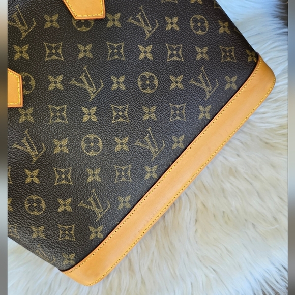 Authentic Louis Vuitton Alma PM - Picture 5 of 17